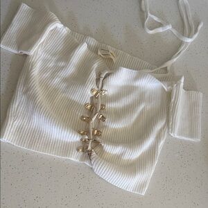 Emory Park White Ribbed Top with Gold Clasps